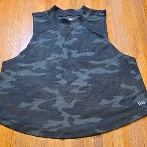DSG Women Small Dark Camo Sleeveless Mesh Mock Neck Active‎ Workout Tank Top